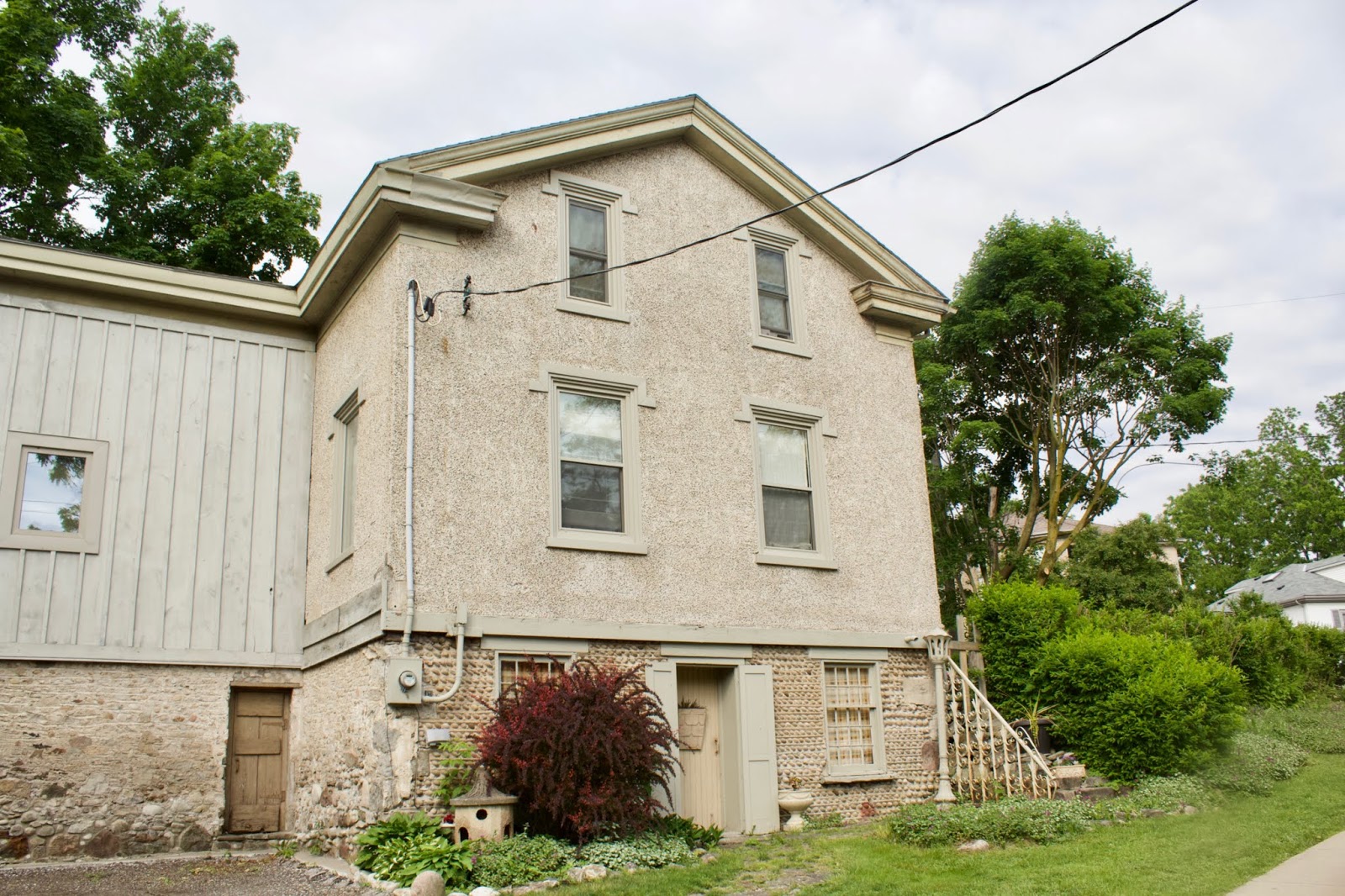 2 Arnold St Paris Ont